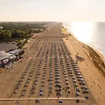 Seaside Flat With Terrace-beahost Апартаменти