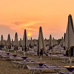 Апартаменти Seaside Flat With Terrace-beahost *