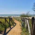 Seaside Flat With Terrace-beahost * Бібіоне