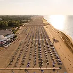 Апартаменти Seaside Flat With Terrace-beahost Бібіоне