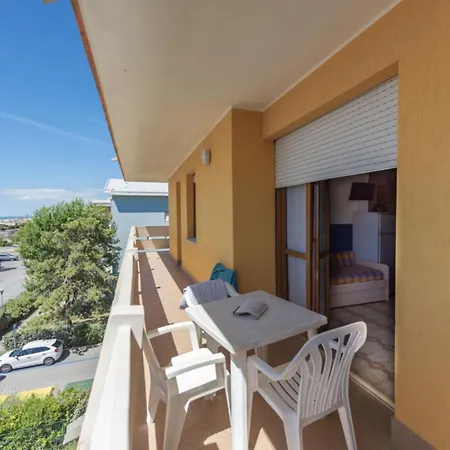 Seaside Flat With Terrace - Beahost דירה